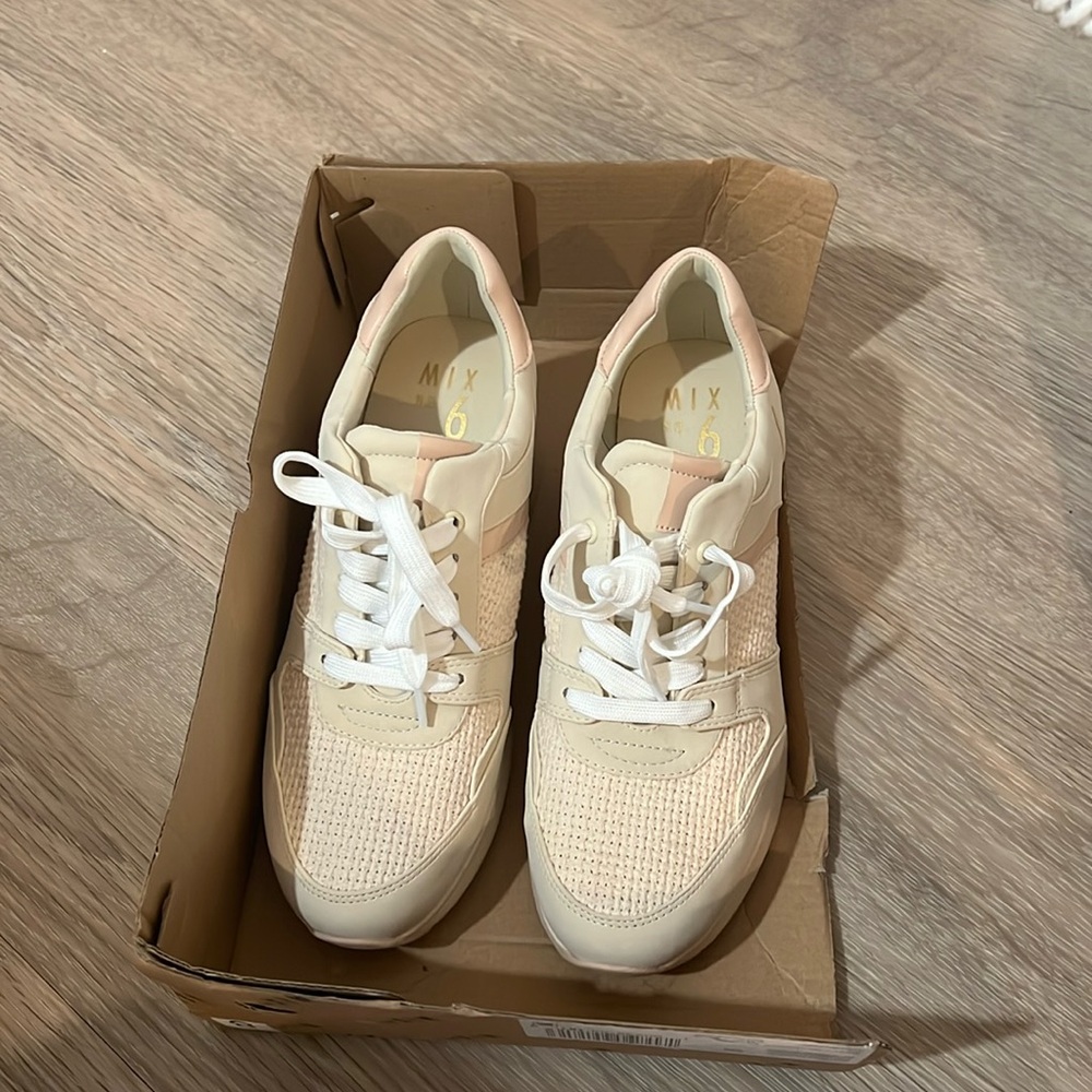 nwt sneakers